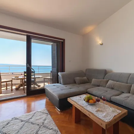 Sunrise Apartment *