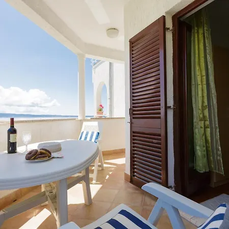 Sunrise Apartment *